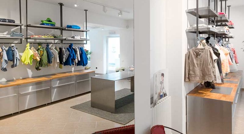 Rifelsso nello specchio negozio fate e folletti trezzo bergamo