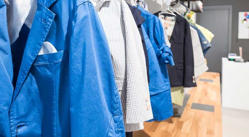 Abiti esposti negozio fate e folletti trezzo bergamo